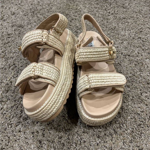 Steve Madden Big Mona Platform - Picture 2 of 3